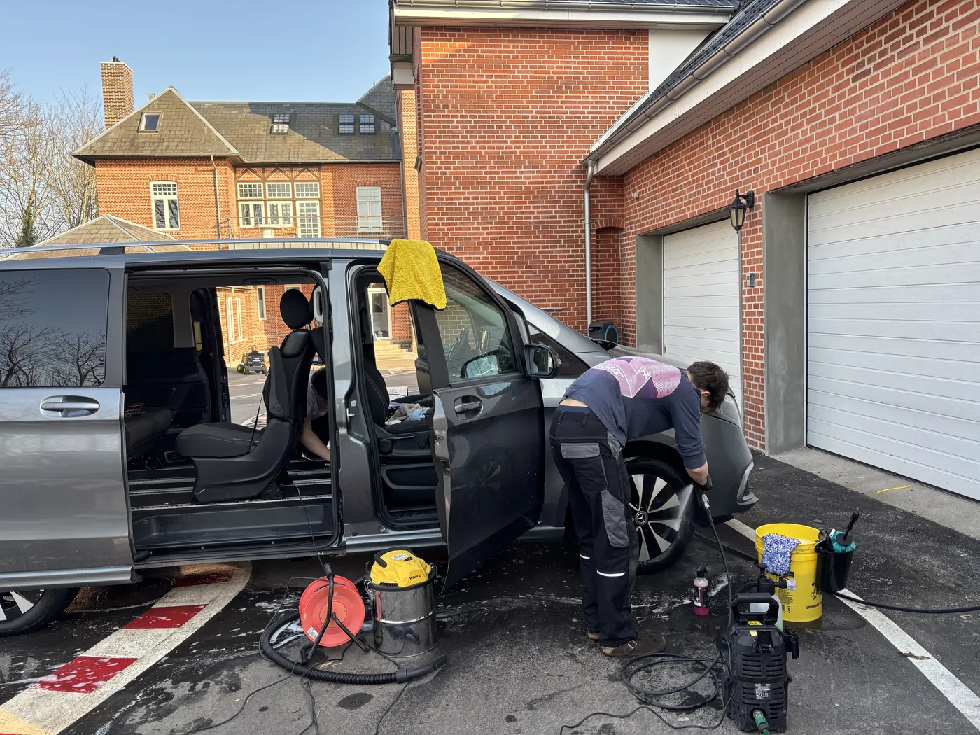 Full detail bilrengøring i Svendborg
